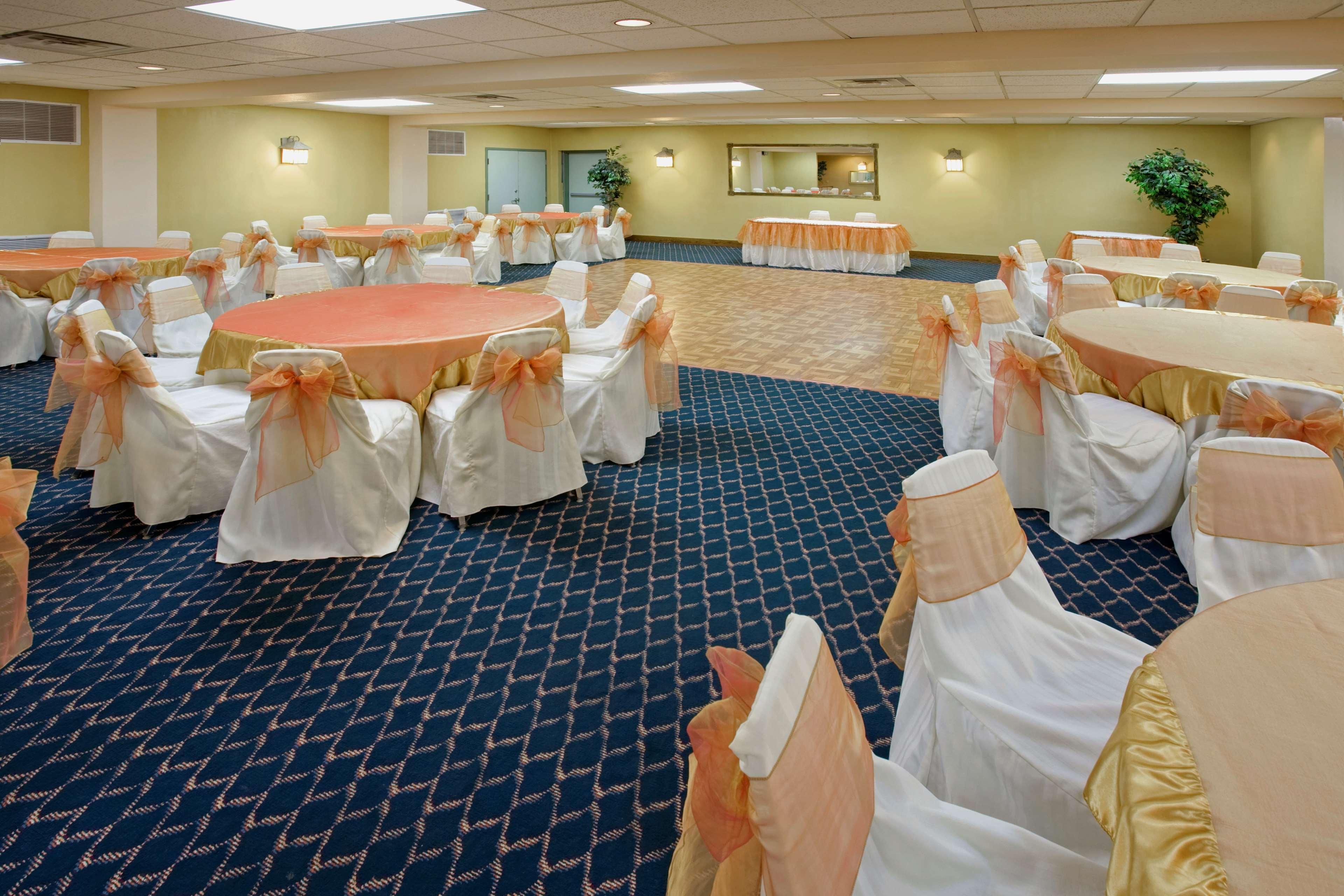 Americas Best Value Inn Laredo Ristorante foto