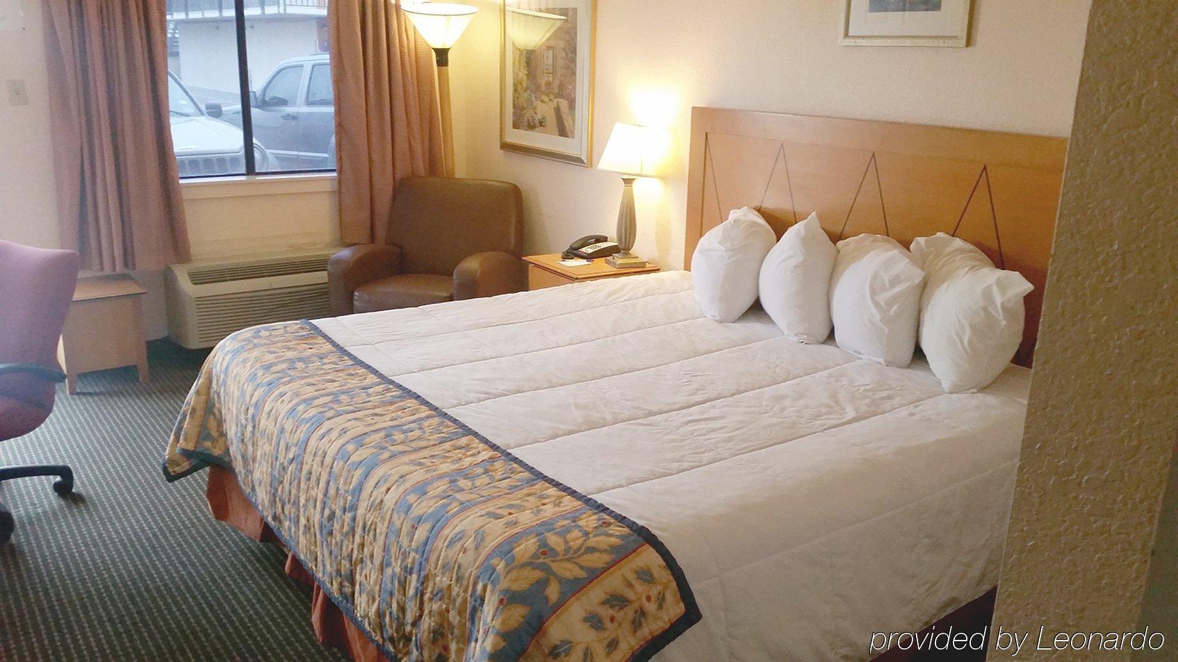 Americas Best Value Inn Laredo Esterno foto