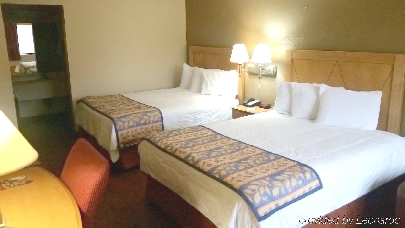 Americas Best Value Inn Laredo Esterno foto