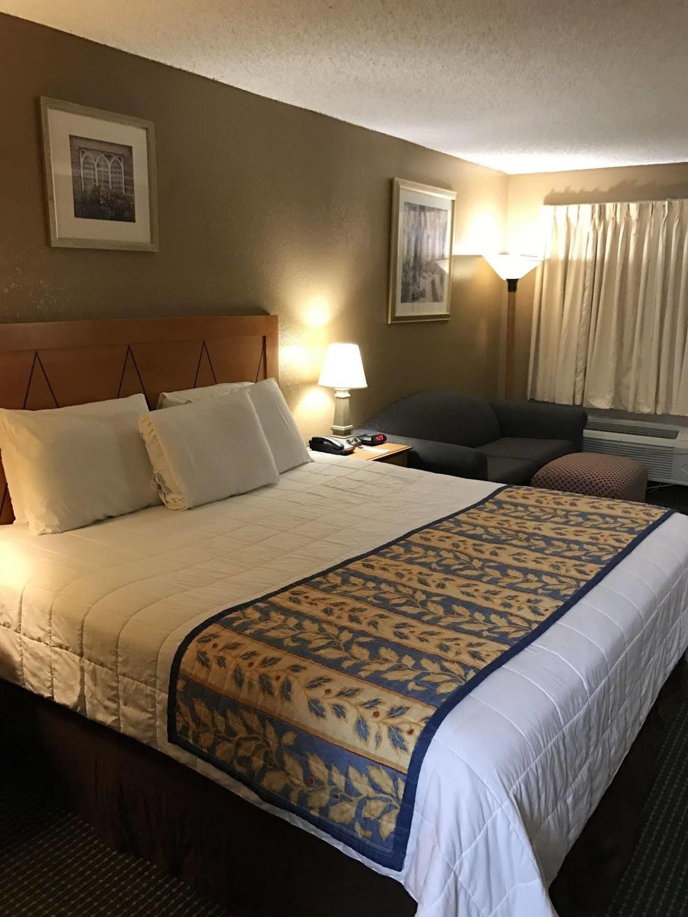Americas Best Value Inn Laredo Esterno foto