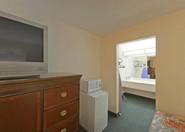 Americas Best Value Inn Laredo Esterno foto