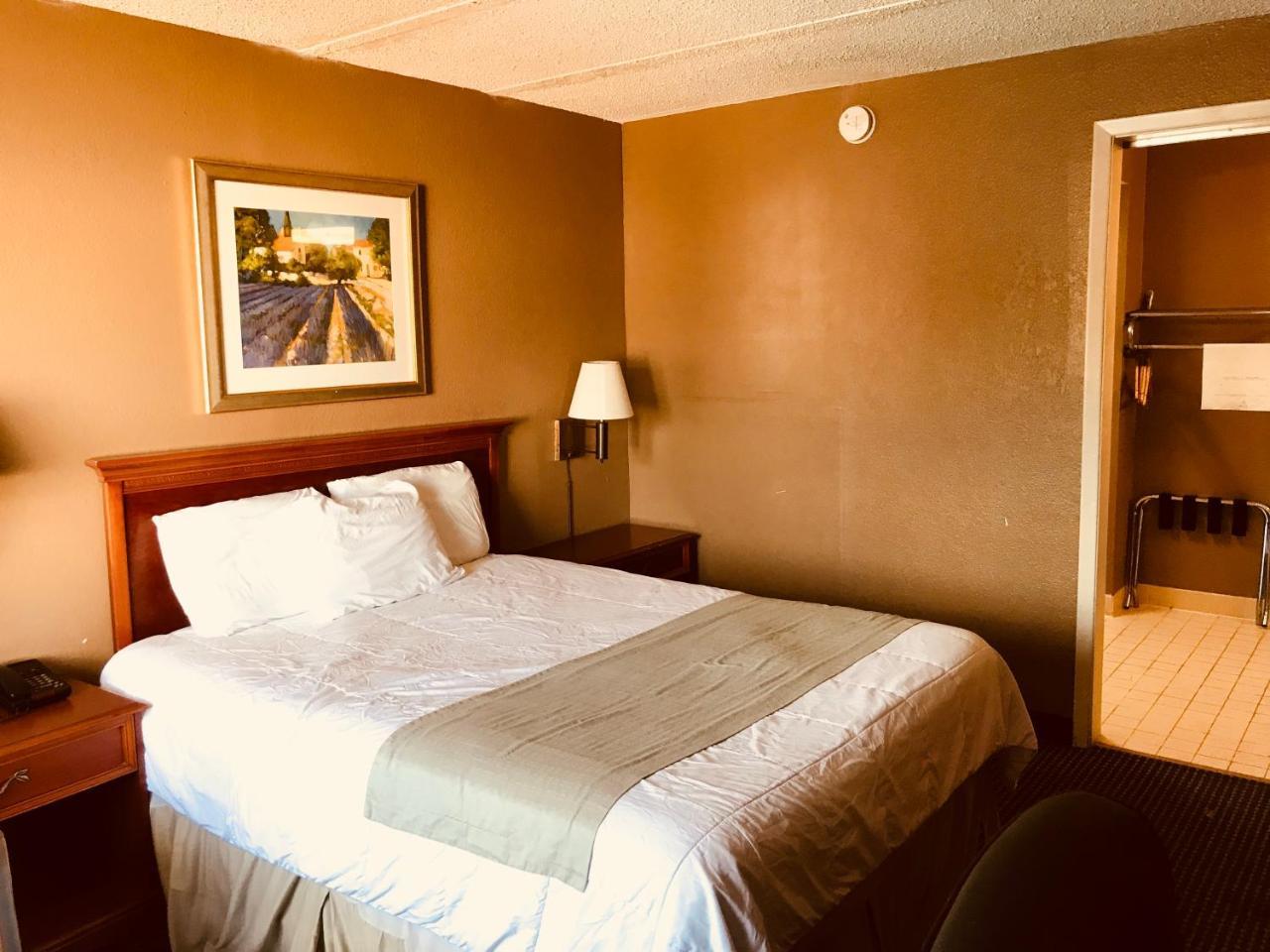 Americas Best Value Inn Laredo Esterno foto